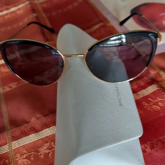 Michael Kors RXable Sunglasses - Picture 4 of 5